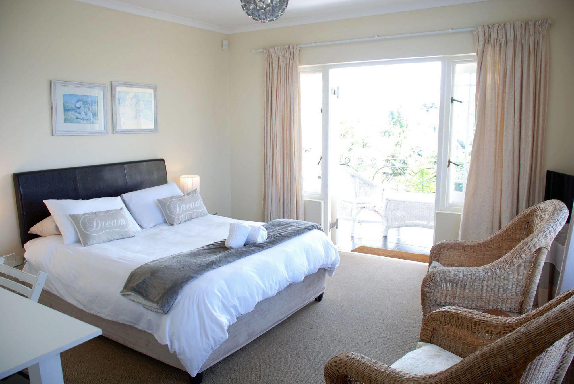 Mandalay Guest House Plettenberg Bay Exterior photo